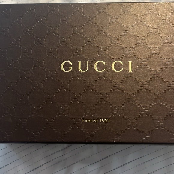 Authentic Gucci Nappa Charlotte Scarlatto Pumps - Picture 5 of 13